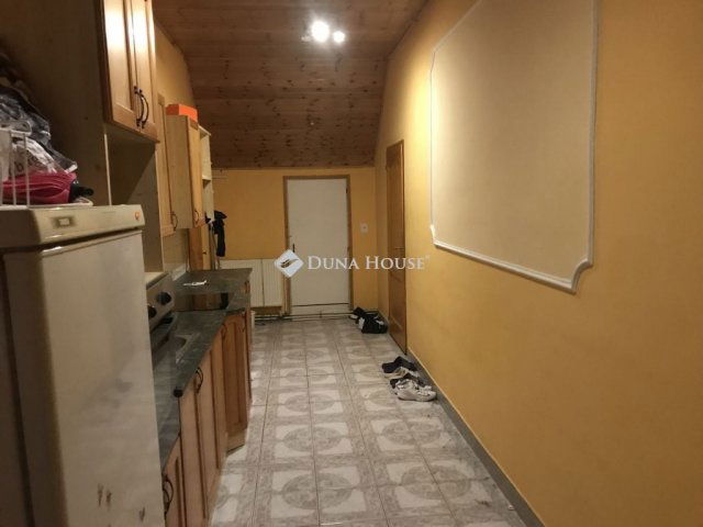 Eladó családi ház, Nagyvenyimen 90 M Ft, 3 szobás