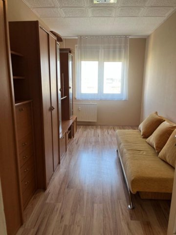 Kiadó panellakás, albérlet, Debrecenben 180 E Ft / hó, 2 szobás