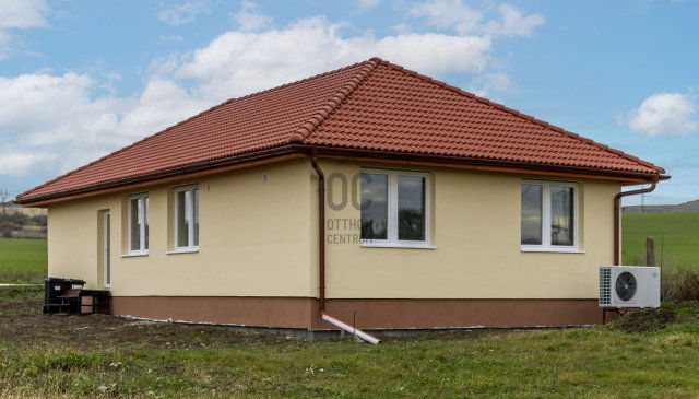 Eladó családi ház, Várpalotán 68 M Ft, 5 szobás