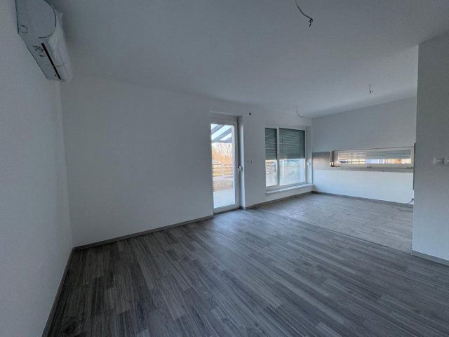 Eladó ikerház, Teskándon 53.5 M Ft, 3 szobás