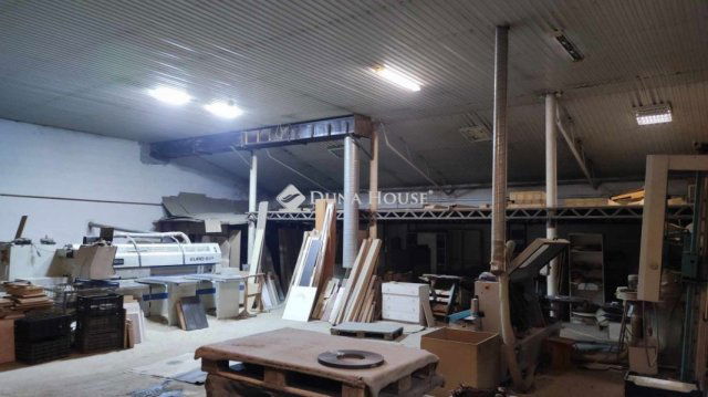 Kiadó ipari ingatlan, Felsőpakonyban 1050 E Ft / hó