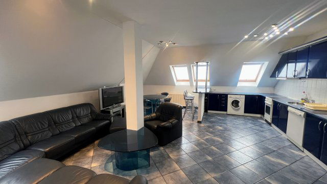 Eladó téglalakás, Baján 46.5 M Ft, 3 szobás