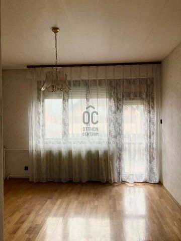 Eladó családi ház, Hévízen 74.9 M Ft, 6 szobás