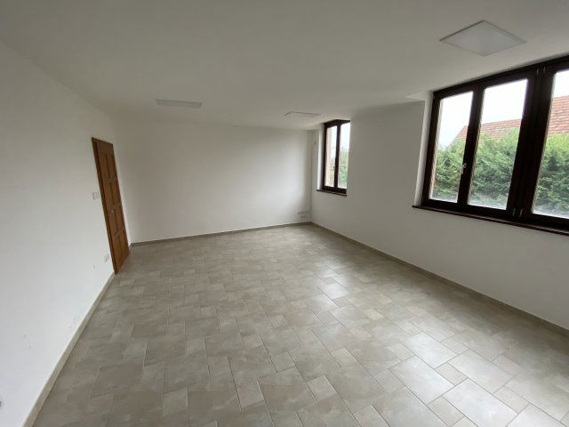 Eladó iroda, Budapesten, XI. kerületben 0.617 M Ft, 4 szobás