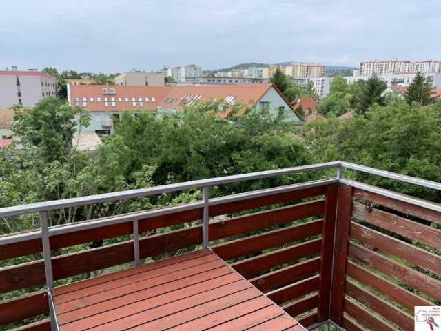 Eladó téglalakás, Pécsett 46 M Ft, 1 szobás