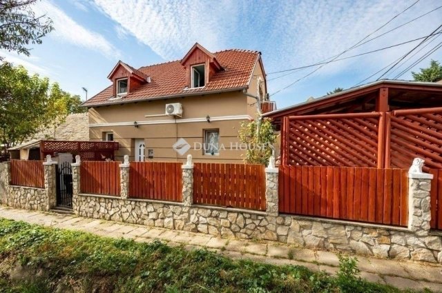 Eladó családi ház, Budaörsön 140 M Ft, 4 szobás