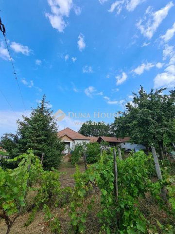 Eladó családi ház, Csömörön 199.9 M Ft, 2+1 szobás