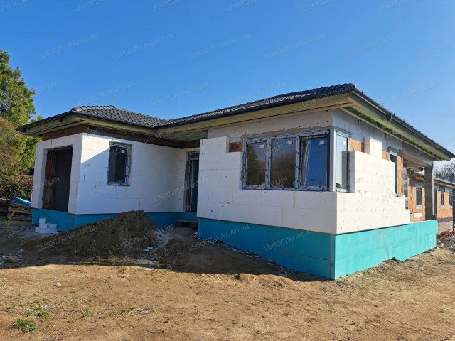 Eladó ikerház, Nyíregyházán 89.9 M Ft, 4 szobás