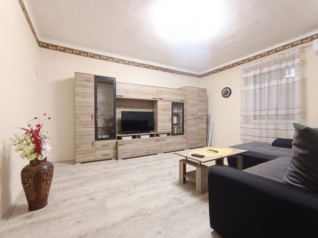 Eladó téglalakás, Komlón 35 M Ft, 2 szobás