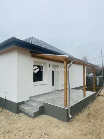 Eladó családi ház, Gárdonyban 84.9 M Ft, 3 szobás