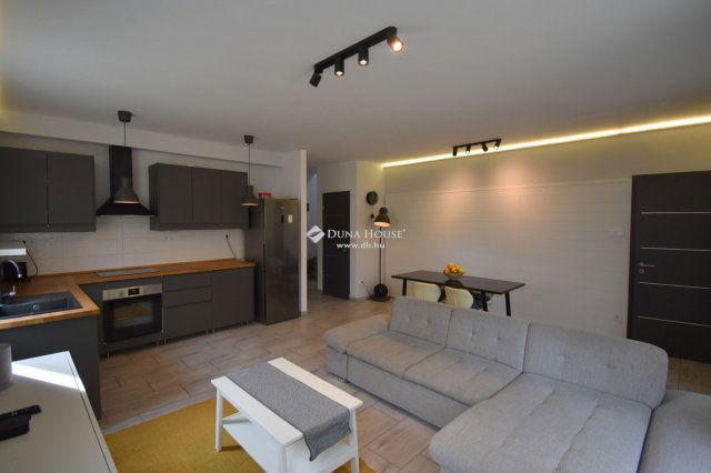 Eladó ikerház, Budapesten, XVI. kerületben 120 M Ft, 4 szobás