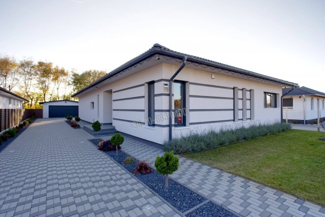 Eladó családi ház, Kakucson 177.9 M Ft, 4 szobás