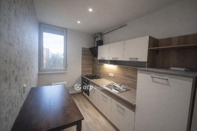 Eladó téglalakás, Debrecenben 62.9 M Ft, 2 szobás