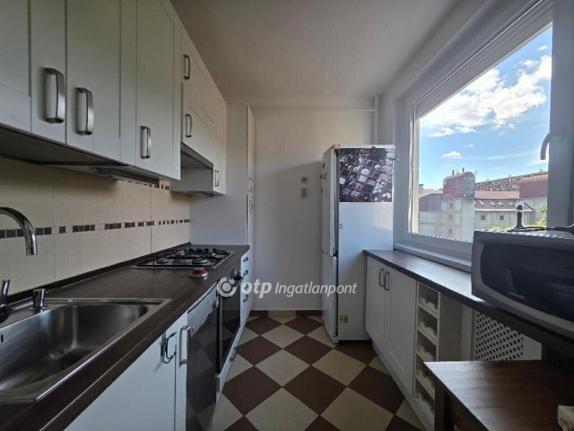 Eladó téglalakás, Budapesten, VIII. kerületben 80.6 M Ft
