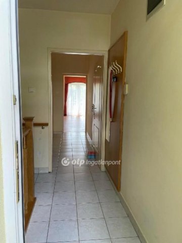 Eladó sorház, Pécelen 95.9 M Ft, 3 szobás / költözzbe.hu