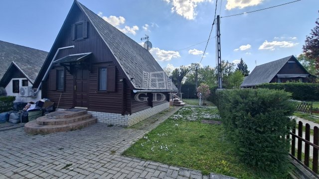 Eladó nyaraló, Fehérvárcsurgón 41 M Ft, 1+2 szobás