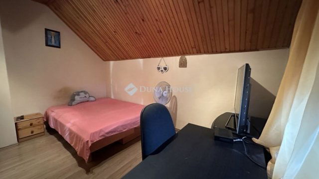 Eladó családi ház, Szigetszentmiklóson 85 M Ft, 5 szobás