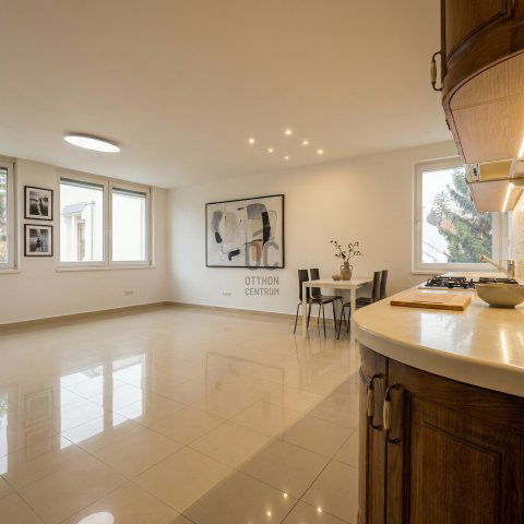 Eladó téglalakás, Sopronban 114.9 M Ft, 5 szobás