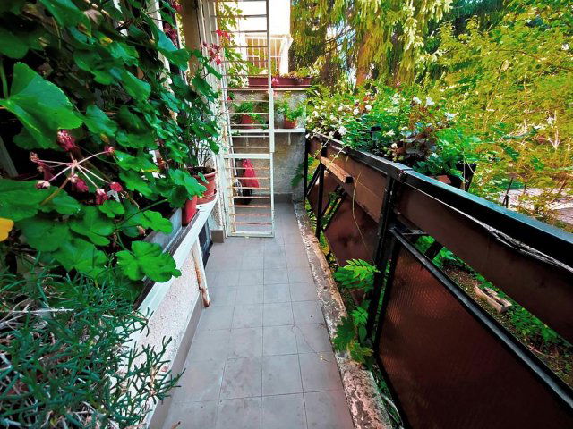 Eladó téglalakás, Budapesten, II. kerületben, Hűvösvölgyi úton