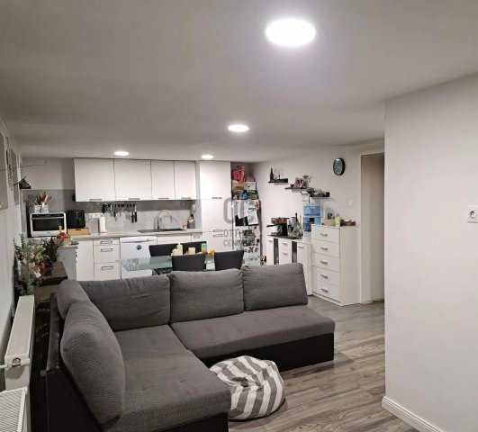 Eladó családi ház, Ajkán 49.8 M Ft, 4 szobás