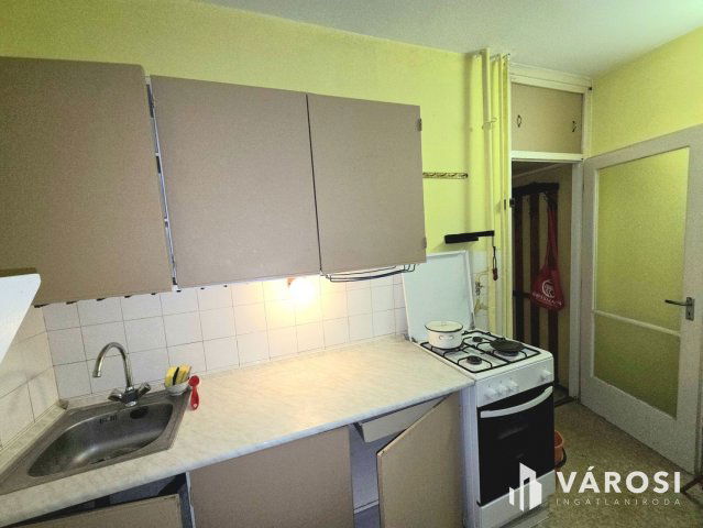 Eladó panellakás, Győrött 46.9 M Ft, 2 szobás