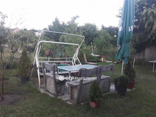 Eladó családi ház, Debrecenben 25 M Ft, 3 szobás