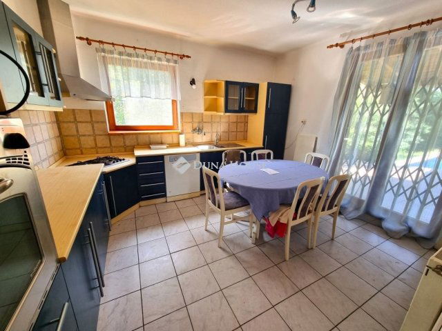 Eladó családi ház, Szigetszentmiklóson 89 M Ft, 5 szobás