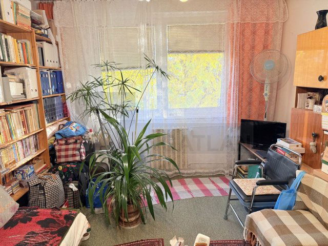 Eladó panellakás, Szegeden 42.5 M Ft, 2 szobás