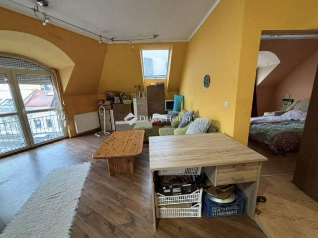 Eladó téglalakás, Sárváron 53 M Ft, 1 szobás