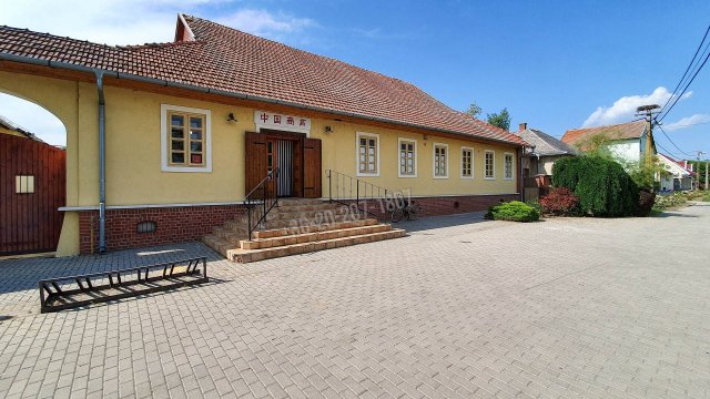 Eladó üzlethelyiség, Kétegyházán, Fő téren 75 M Ft, 4 szobás