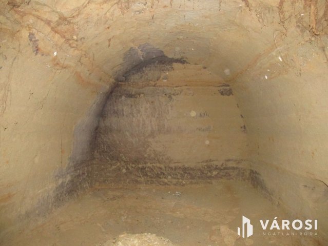 Eladó nyaraló, Patakon 0.8 M Ft, 2 szobás / költözzbe.hu