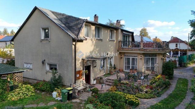 Eladó családi ház, Szentendrén 449 M Ft, 8+1 szobás