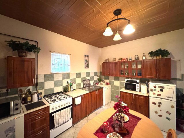 Eladó családi ház, Zalaszentlászlón 75 M Ft, 5 szobás