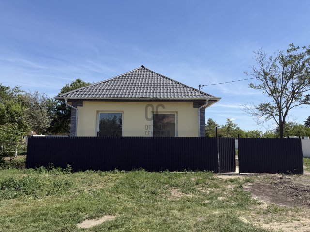 Eladó családi ház, Újszászon 50 M Ft, 5 szobás