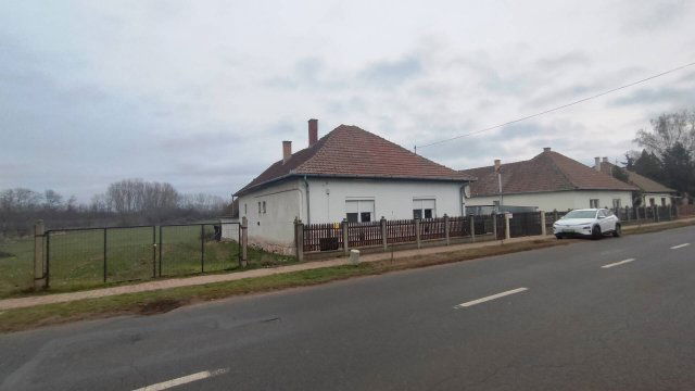 Eladó családi ház, Nagydoboson 20 M Ft, 2 szobás