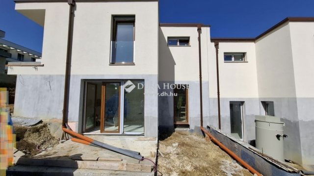 Eladó ikerház, Budapesten, III. kerületben 196 M Ft, 3+1 szobás