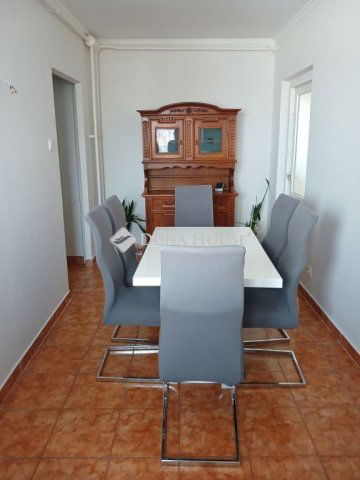 Eladó panellakás, Debrecenben 65 M Ft, 3 szobás