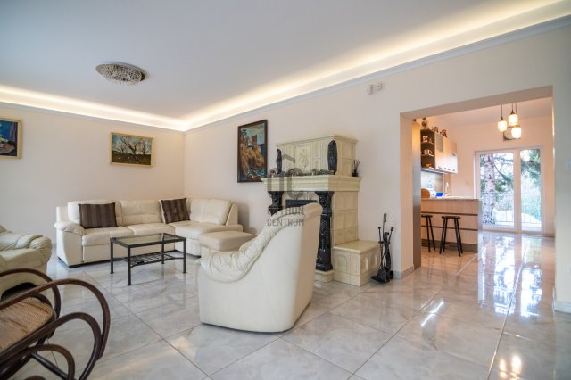 Eladó családi ház, Szentendrén 178 M Ft, 3 szobás