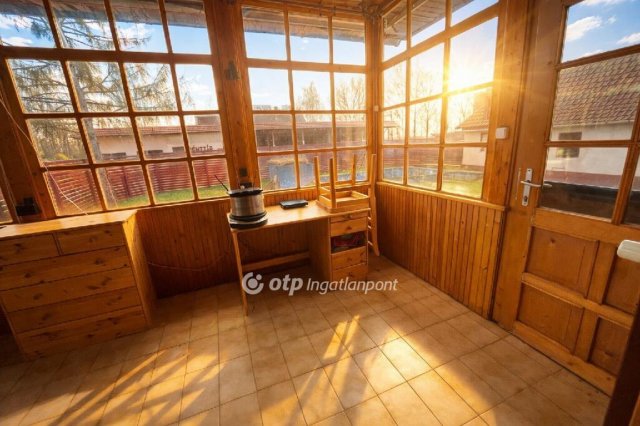 Kiadó családi ház, albérlet, Kismarján 900 E Ft / hó, 3 szobás