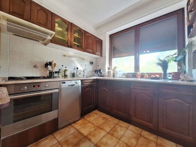 Eladó téglalakás, Győrött 94.99 M Ft, 4 szobás