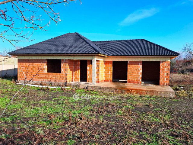 Eladó családi ház, Békéscsabán 89 M Ft, 3 szobás