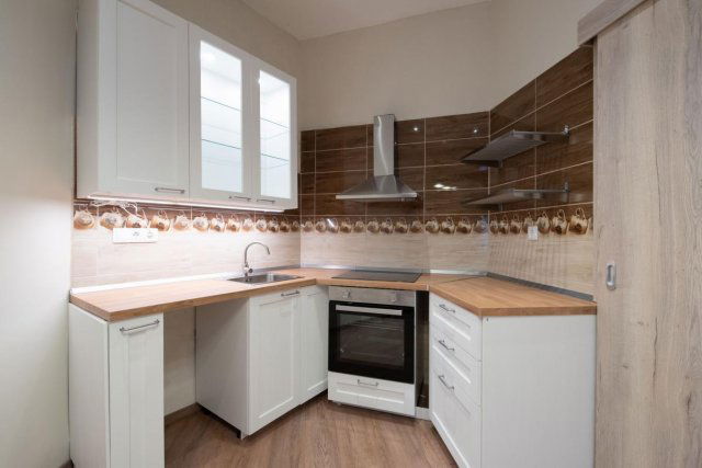 Eladó téglalakás, Budapesten, VIII. kerületben 62.5 M Ft