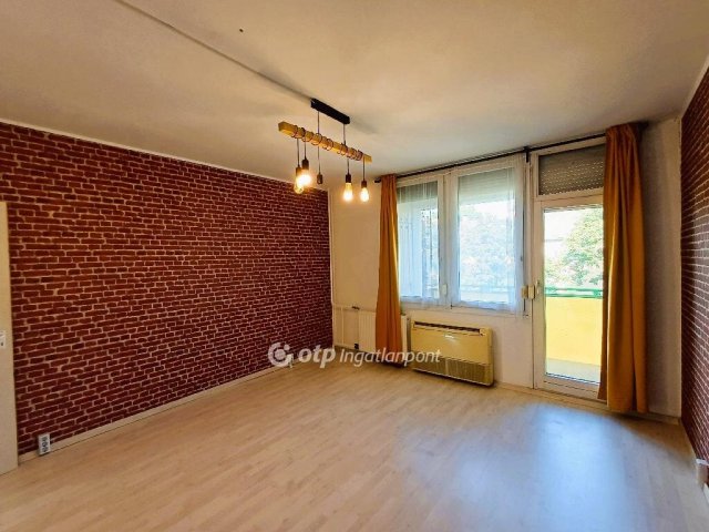 Eladó panellakás, Szigetszentmiklóson 54.9 M Ft, 2+1 szobás