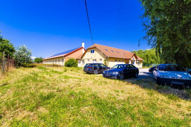 Kiadó ipari ingatlan, Aszódon 1690 E Ft / hó