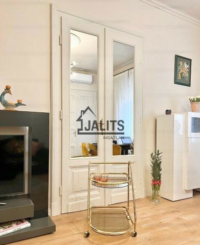 Kiadó téglalakás, albérlet, Budapesten, V. kerületben