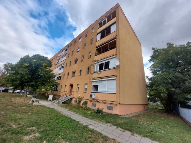 Kiadó panellakás, albérlet, Szekszárdon, Tanya utcában