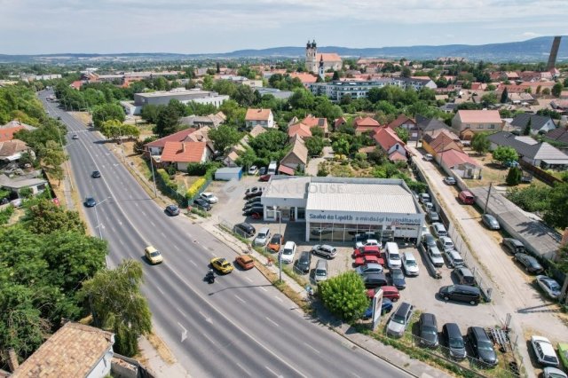 Eladó üzlethelyiség, Tatán 169 M Ft / költözzbe.hu