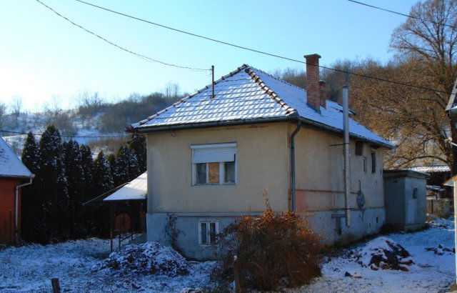 Eladó családi ház, Karancskeszin 11.95 M Ft, 1+1 szobás