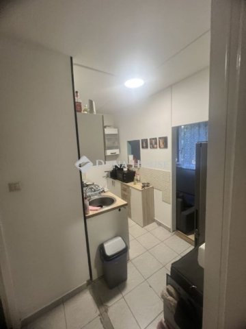 Eladó panellakás, Veszprémben 33 M Ft, 1+1 szobás