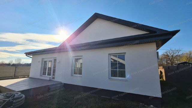 Eladó családi ház, Kecskeméten 94.9 M Ft, 4 szobás